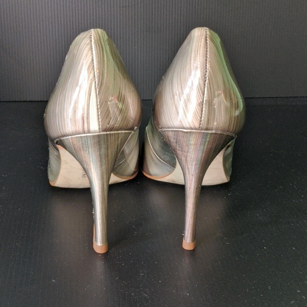 Shoes - Picture 3 of 4
